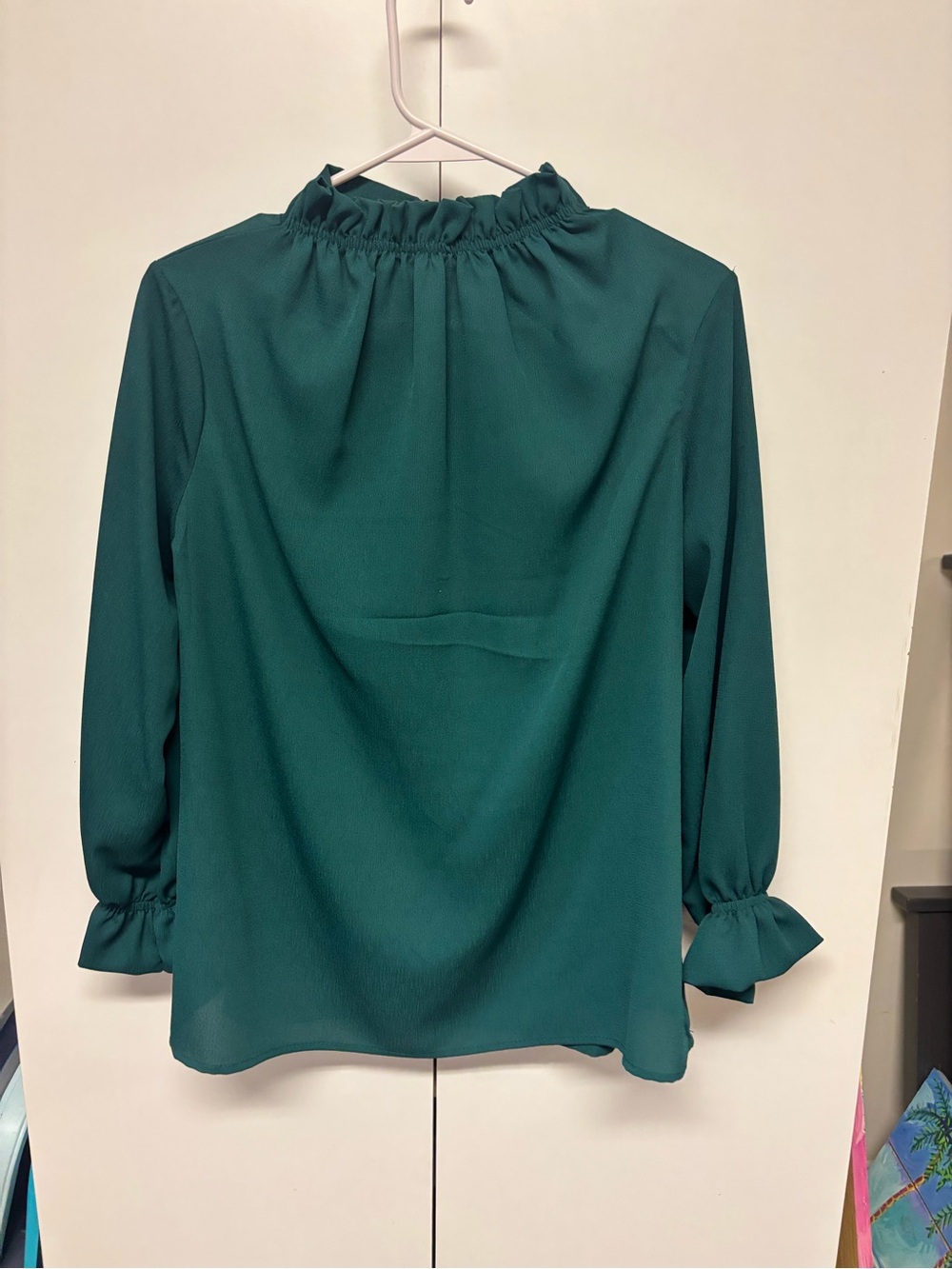 Women's Emerald Ruffle-Neck Long Sleeve Blouse